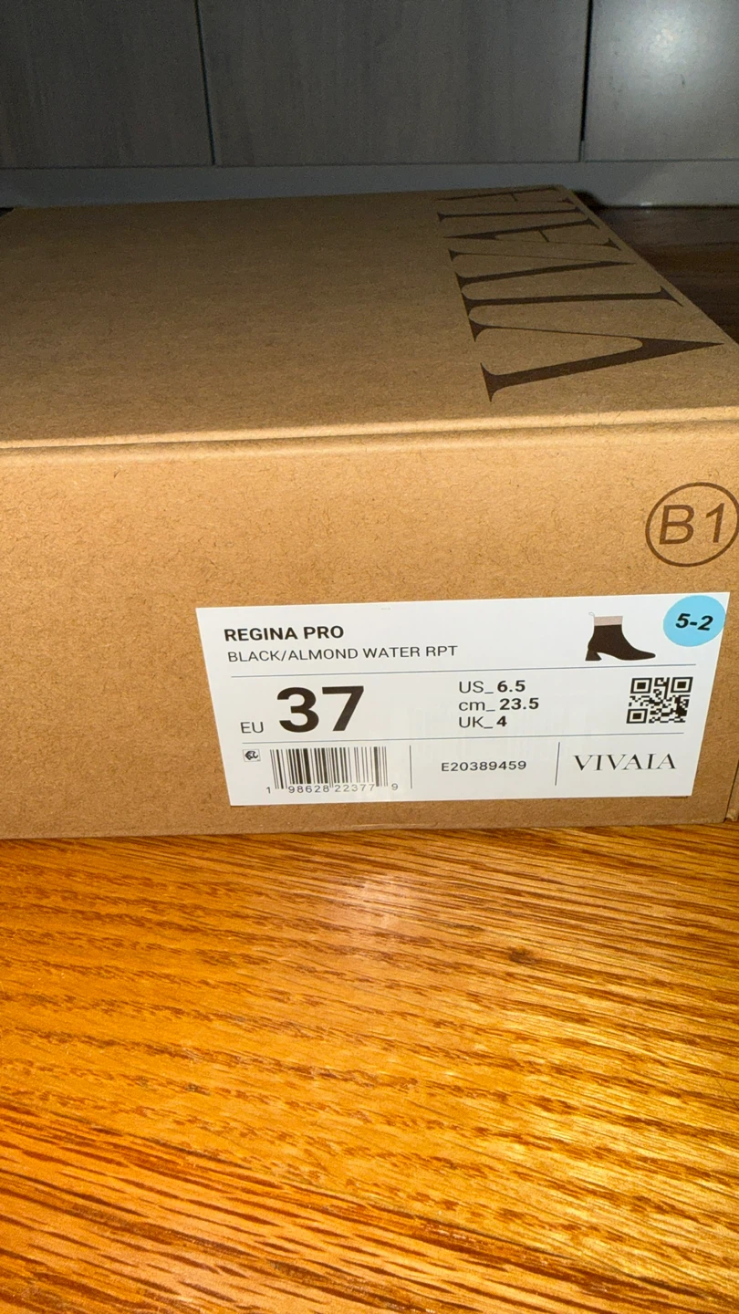 VIVALA Regina Pro Black Almond Water Rpt Boots US 6.5 EU 37 🏆