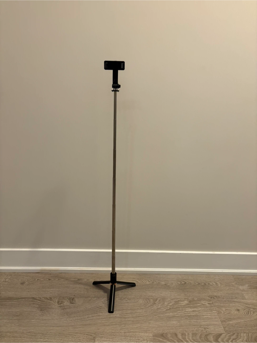 Extendable Selfie Stick with Tripod