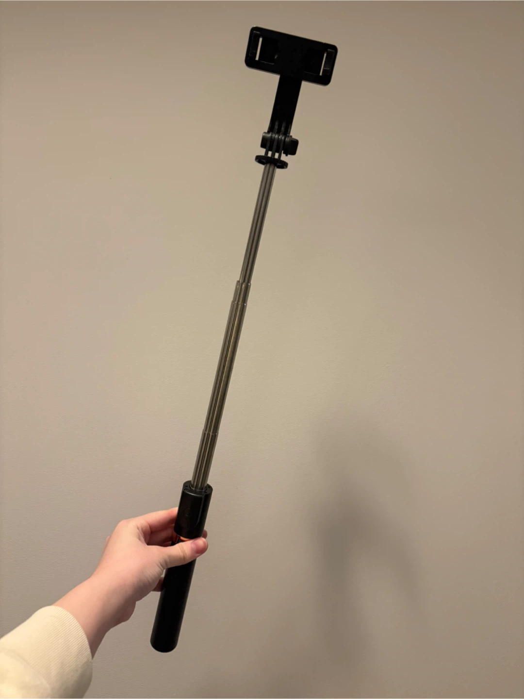 Extendable Selfie Stick with Tripod - photo 2