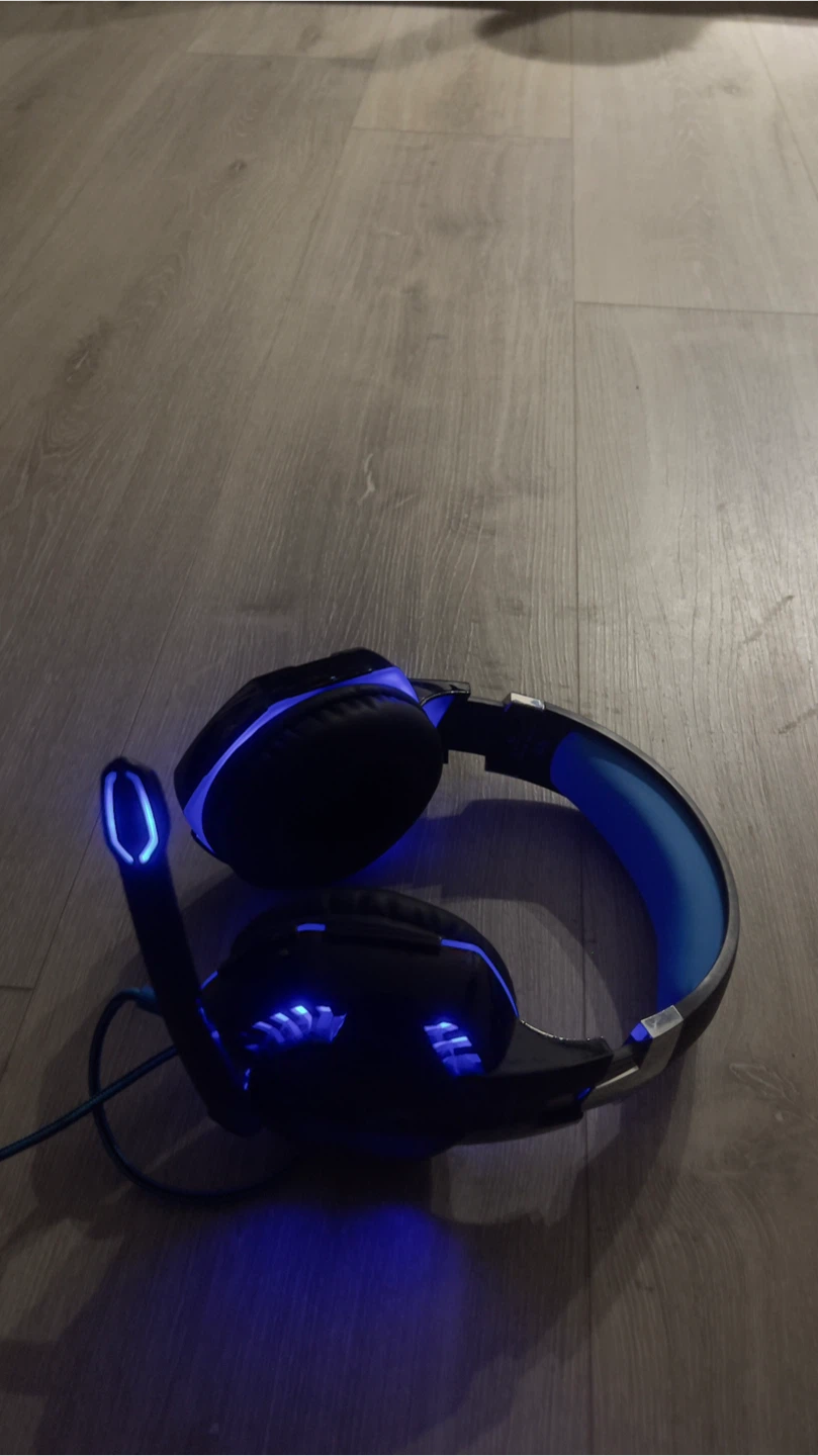 Gaming Headset with Microphone and LED Lights - photo 5