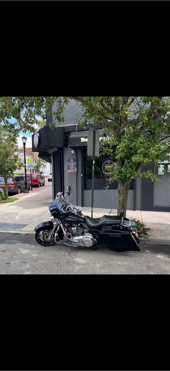 Harley-Davidson Motorcycle - photo 3