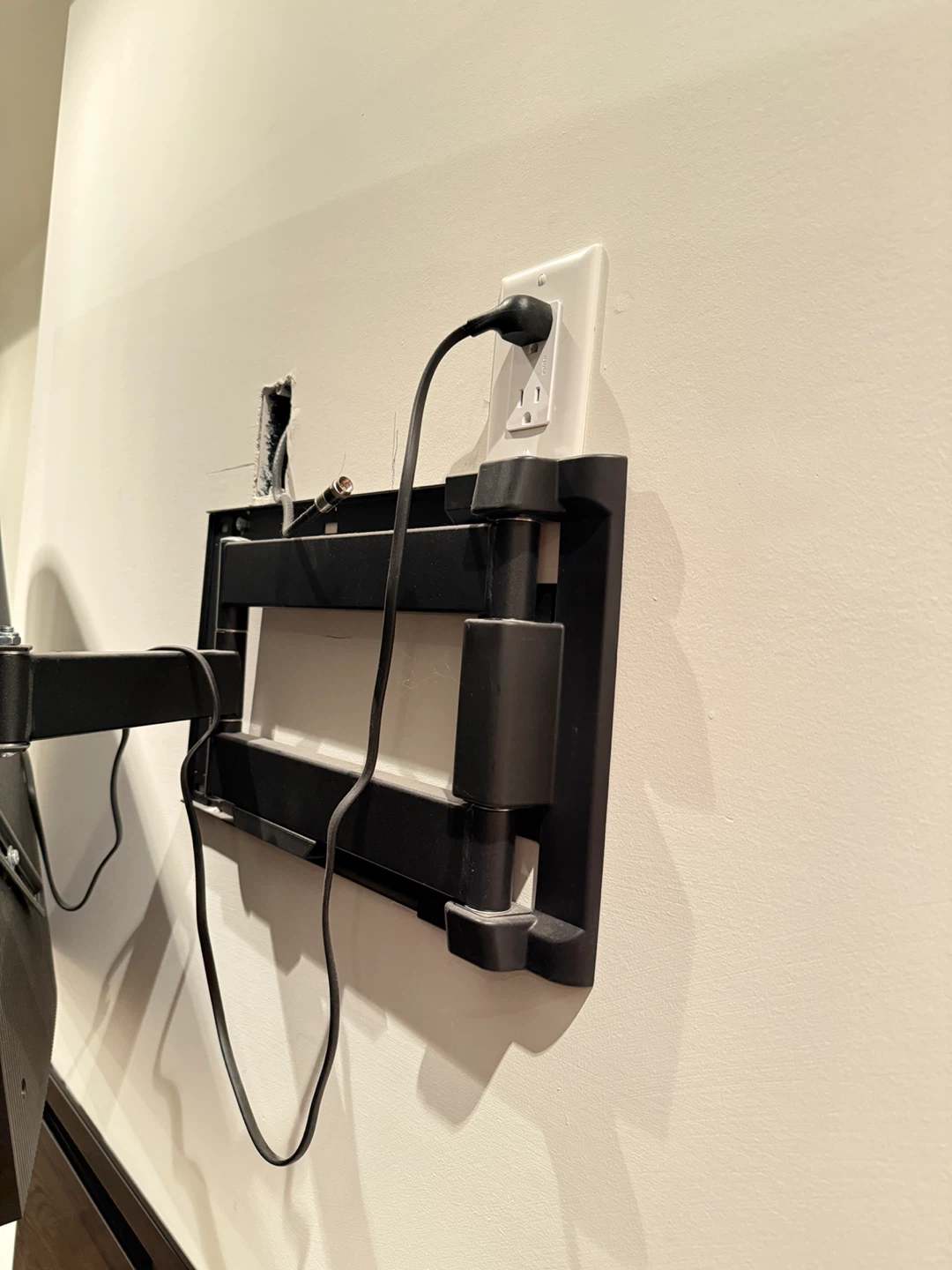 Barakan Flat/Curved TV Long Wall Mount - photo 2