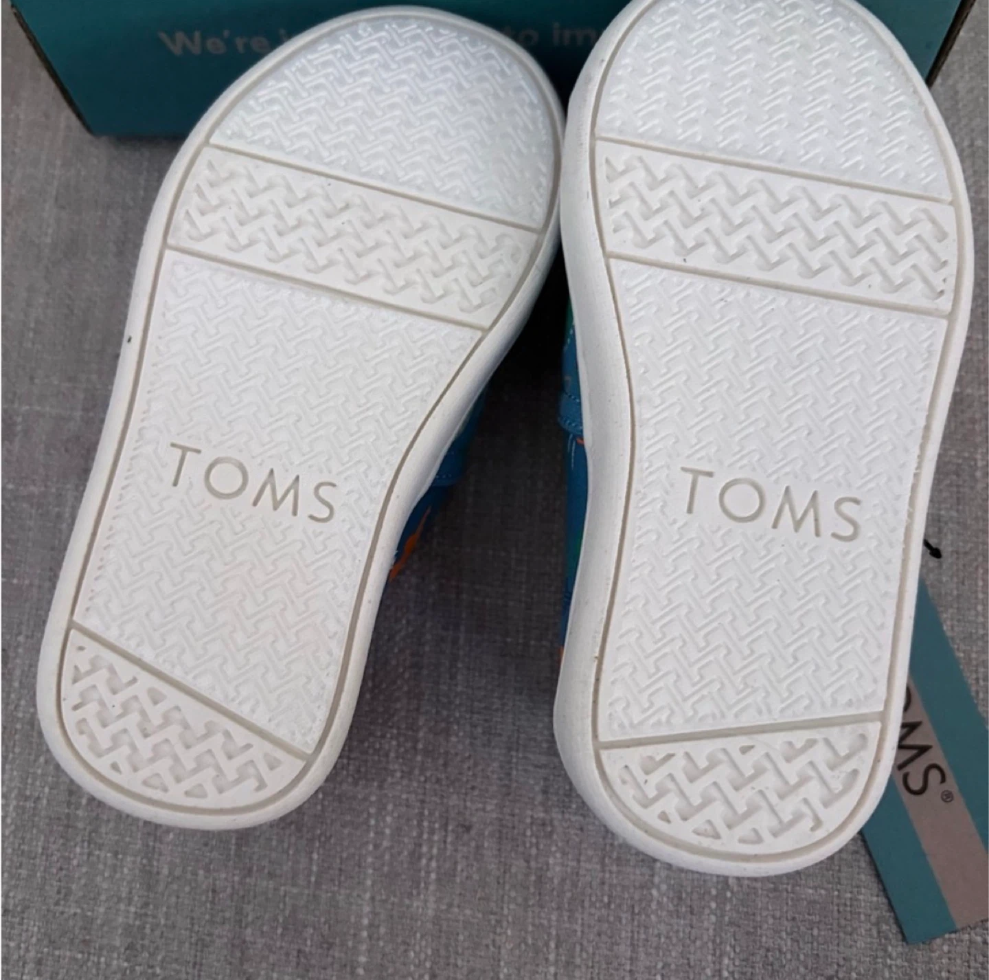 Toms Tiny Alpargata Toddler Shoes Sz 6 🏆 - photo 2