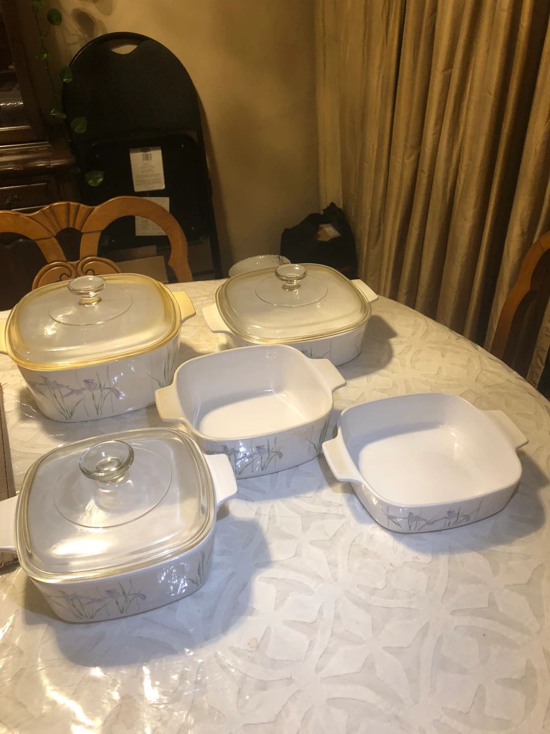 Set of 5 CorningWare baking dishes with lids