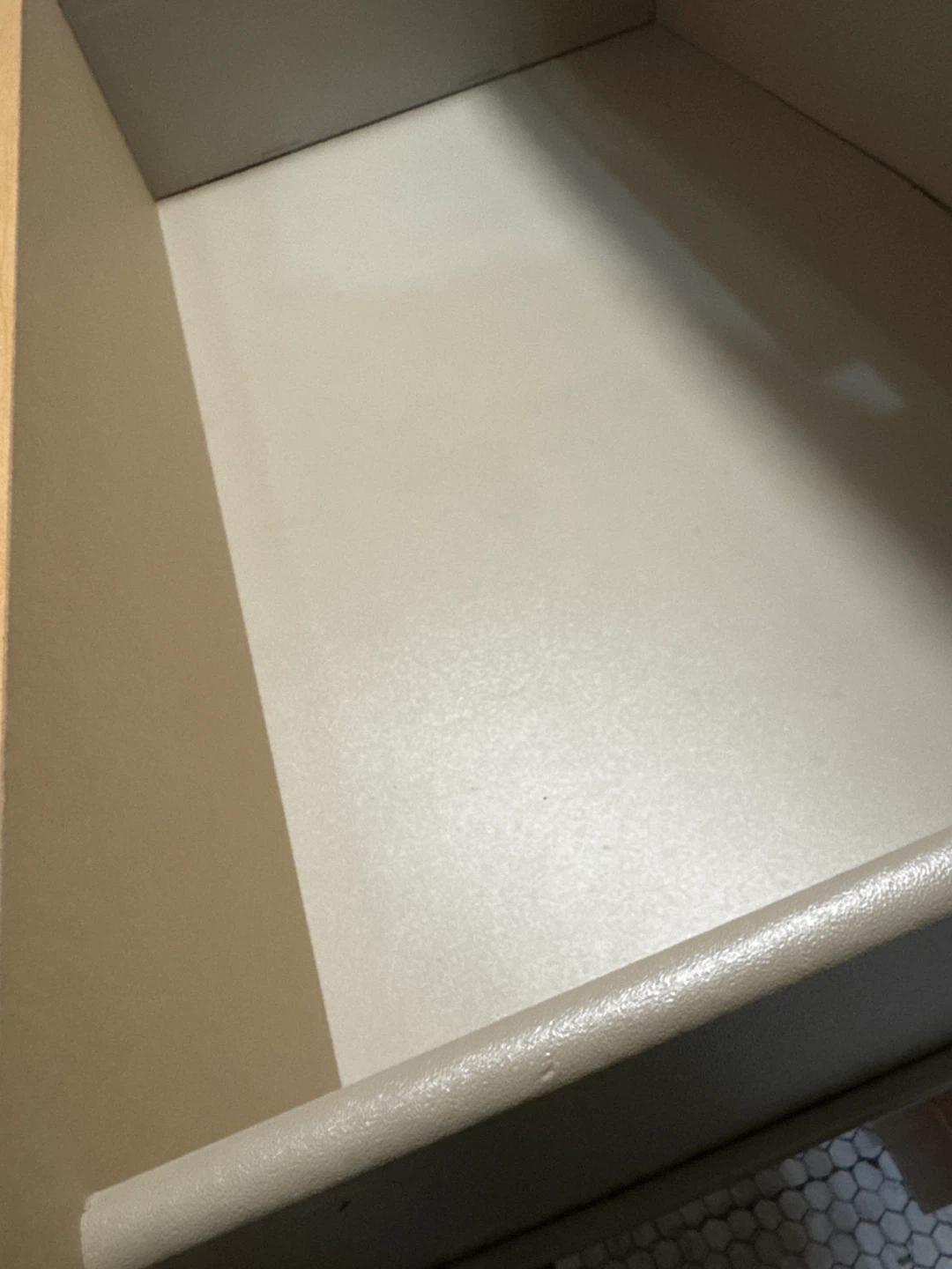 Light Wood 4-Drawer Dresser - photo 2