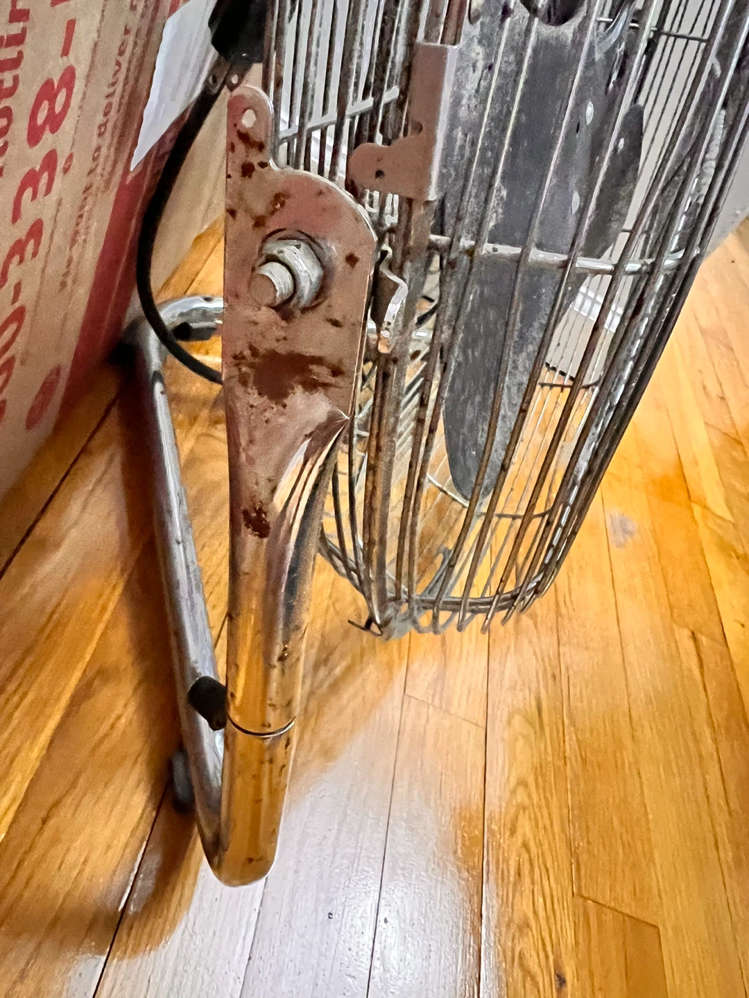 Dayton Industrial Floor Fan - photo 2