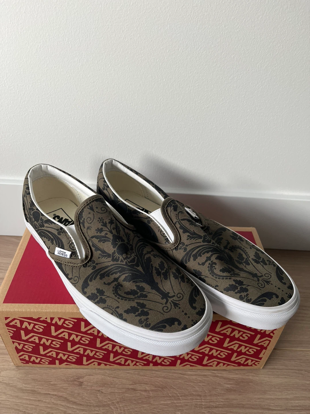 Vans Slip-On Shoes - Damask Pattern