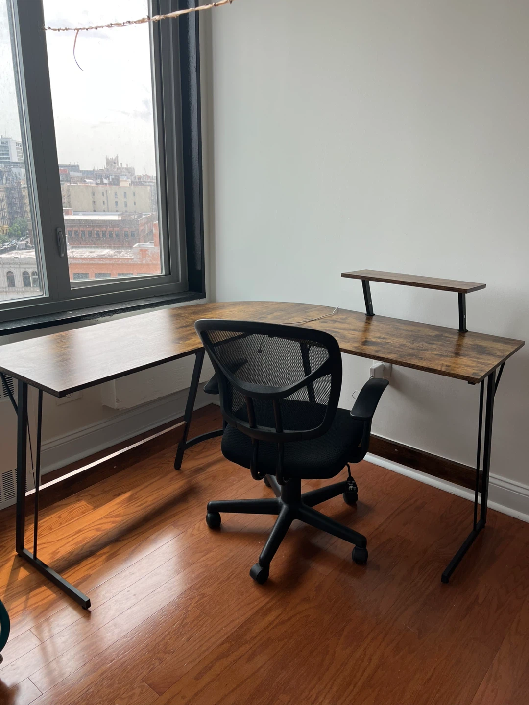 ⭐️L-Shaped Desk with Monitor Stand - photo 3