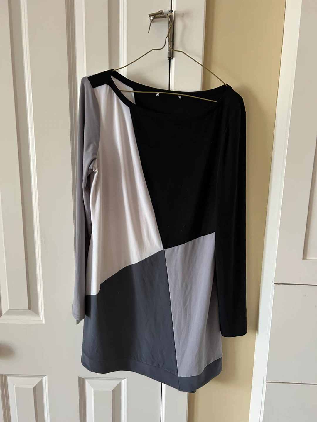 Colour-Blocked Long Sleeve Tunic Top