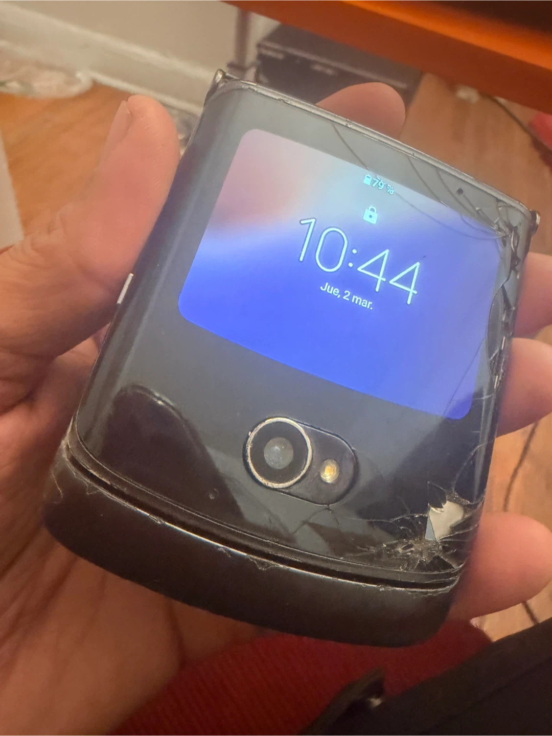 Motorola RAZR V3 Cell Phone (For Parts/Repair)