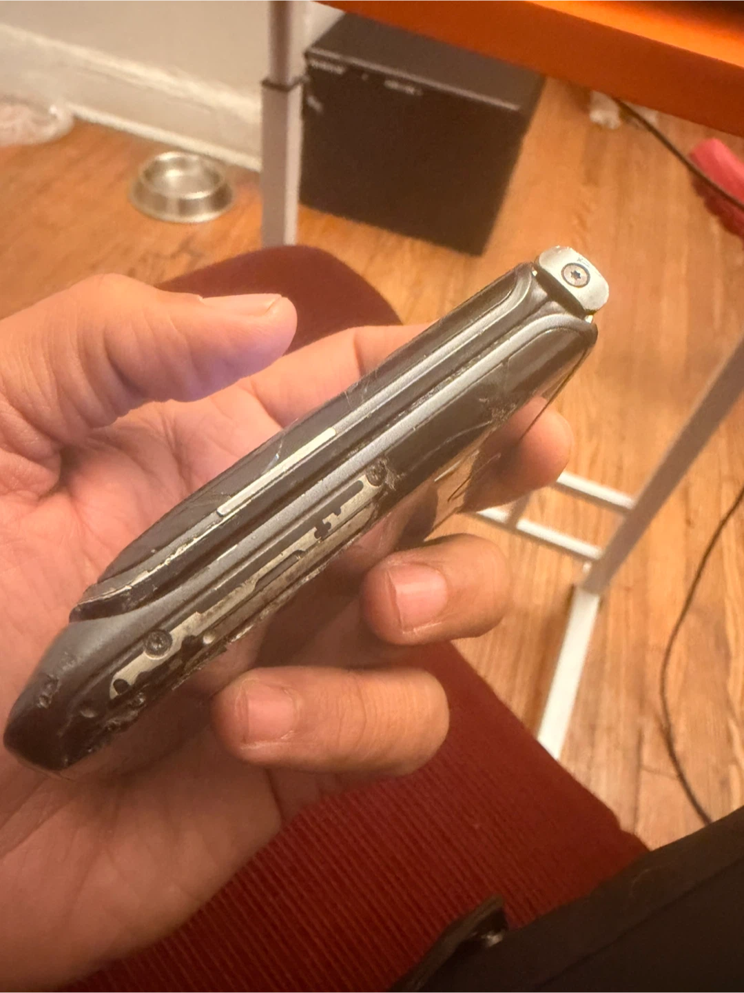 Motorola RAZR V3 Cell Phone (For Parts/Repair) - photo 4