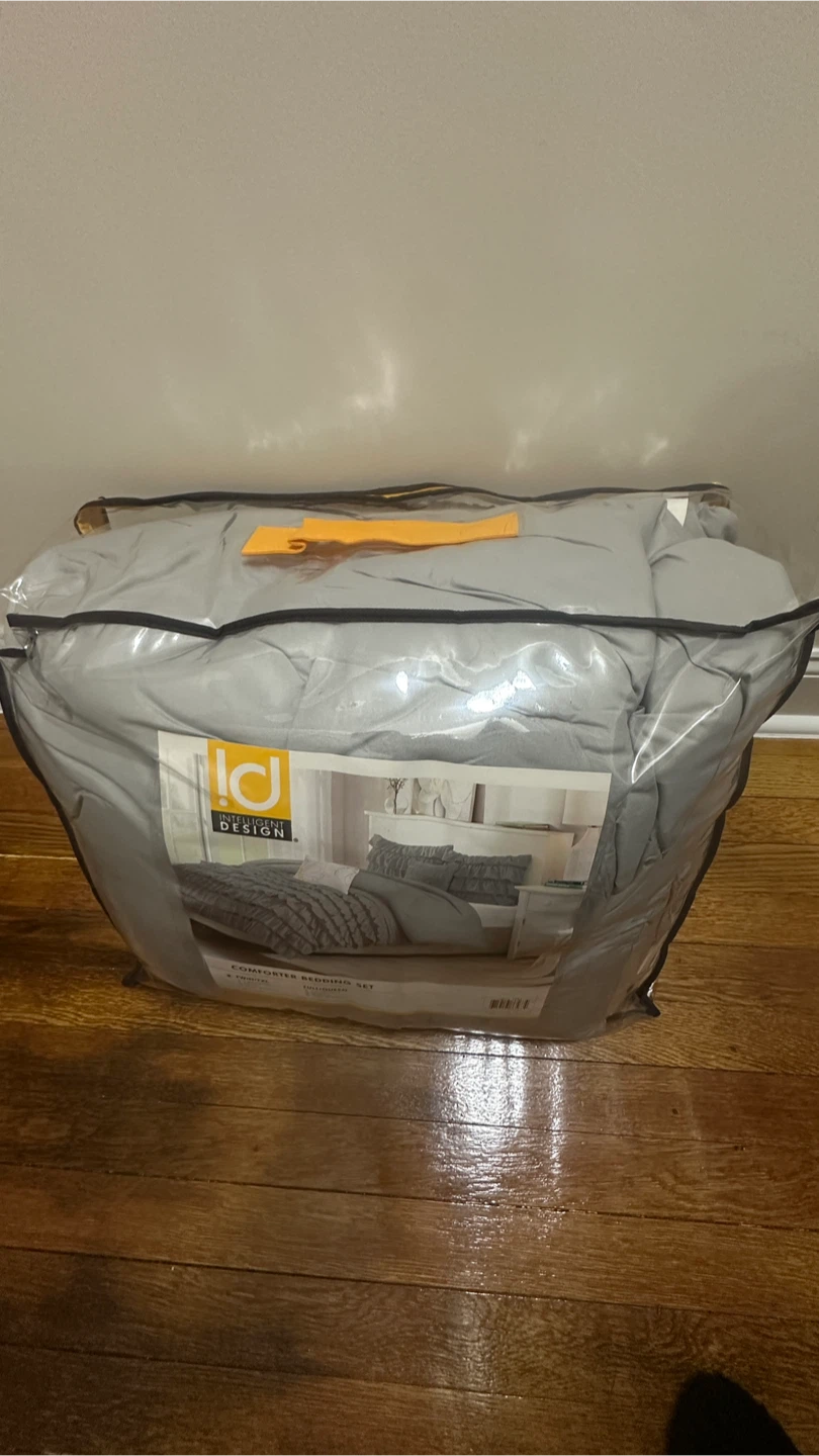 Intelligent Design Comforter Bedding Set - Twin/Full - Gray