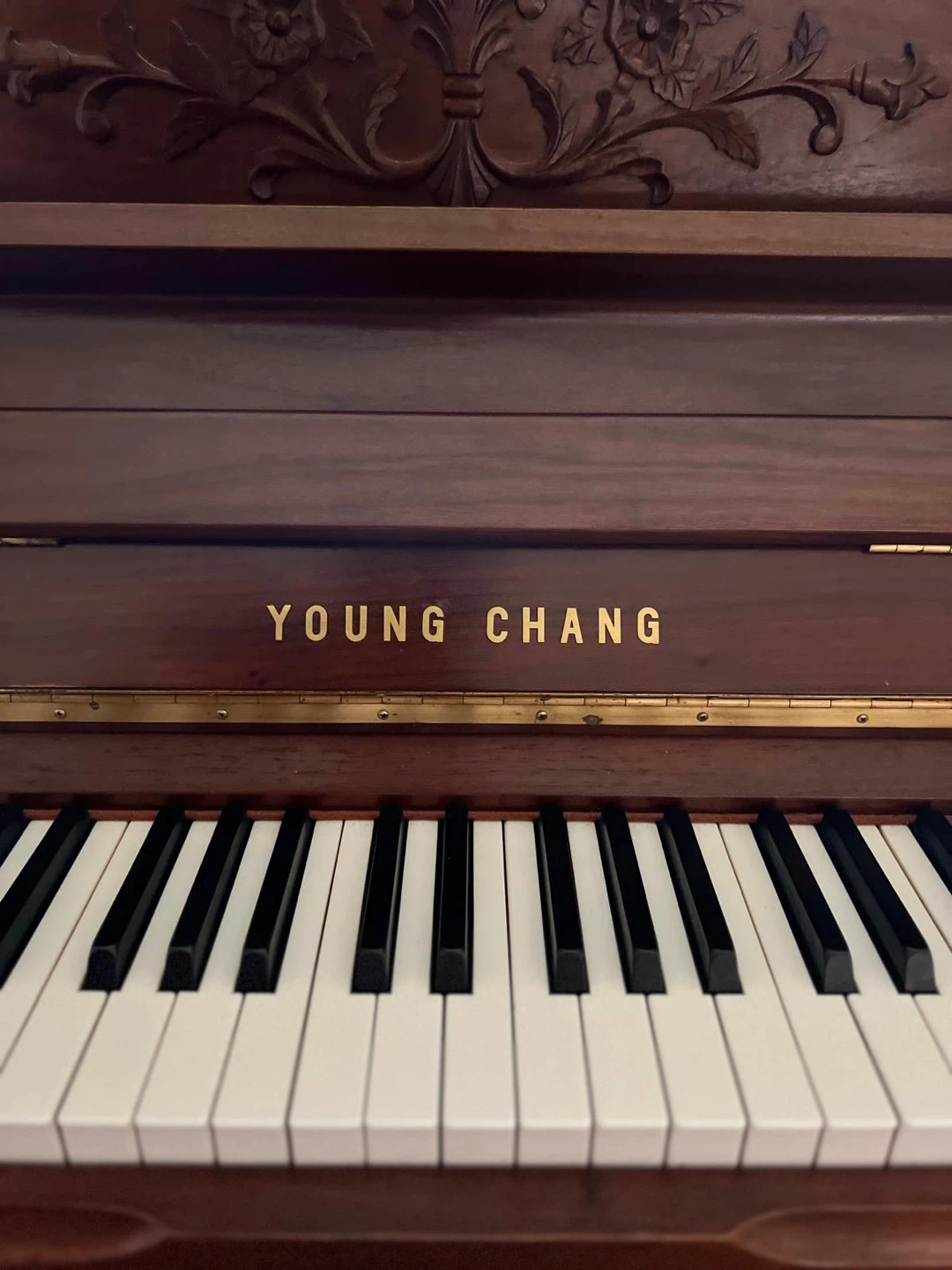 Young Chang Upright Piano - photo 2
