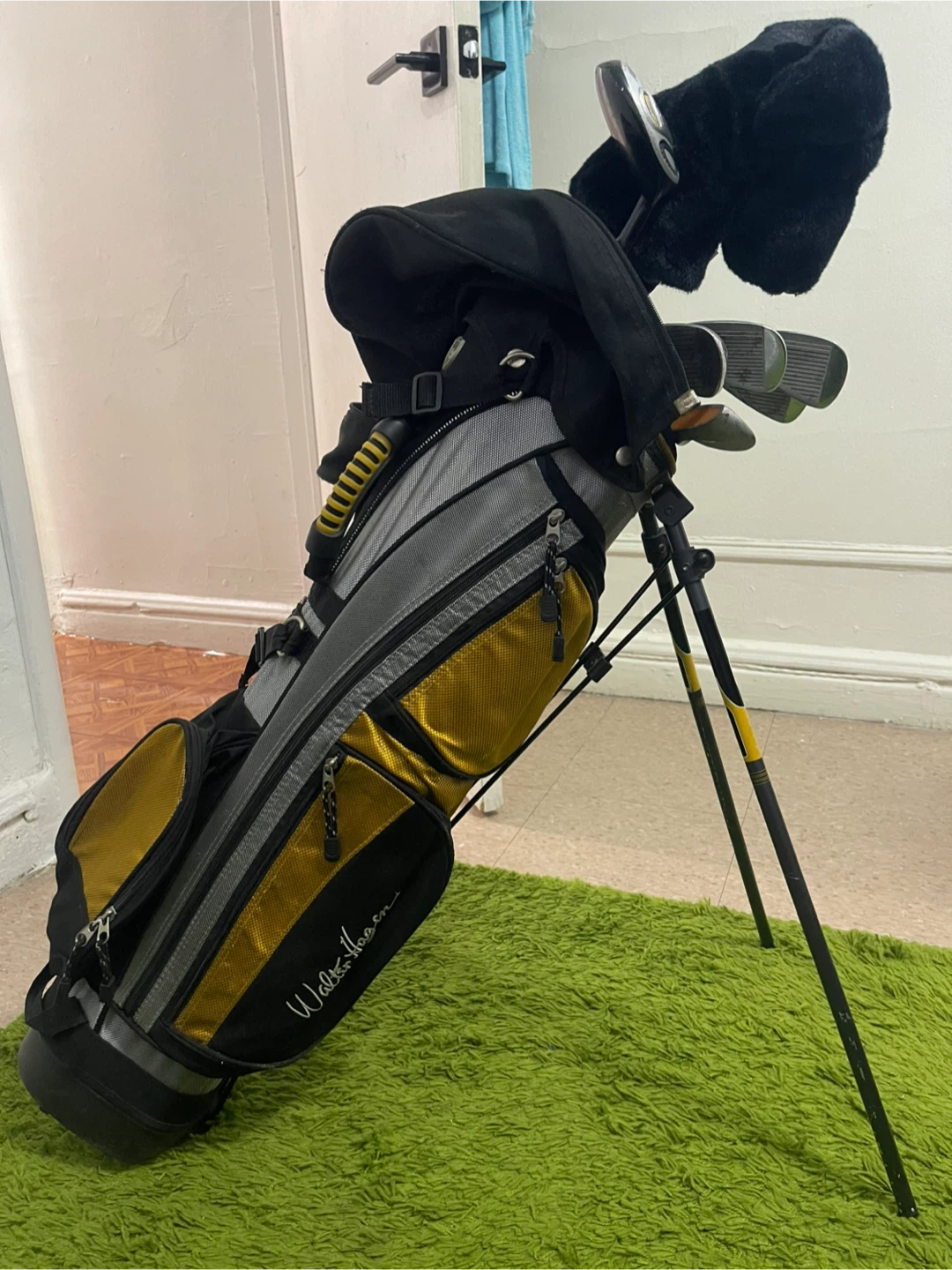 Wilson Staff Golf Club Set with Bag
