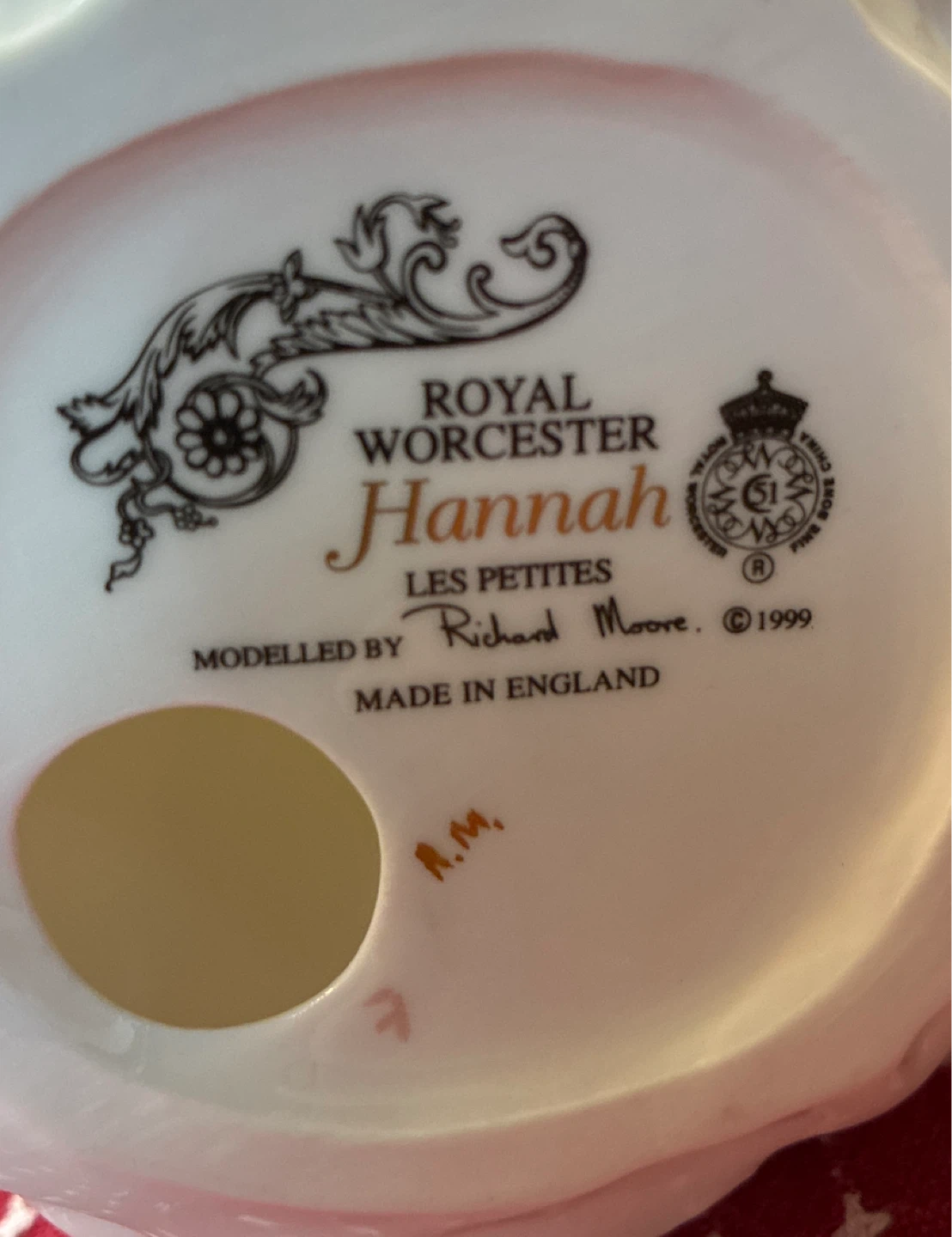 Royal Worcester Hannah Figurine - photo 5