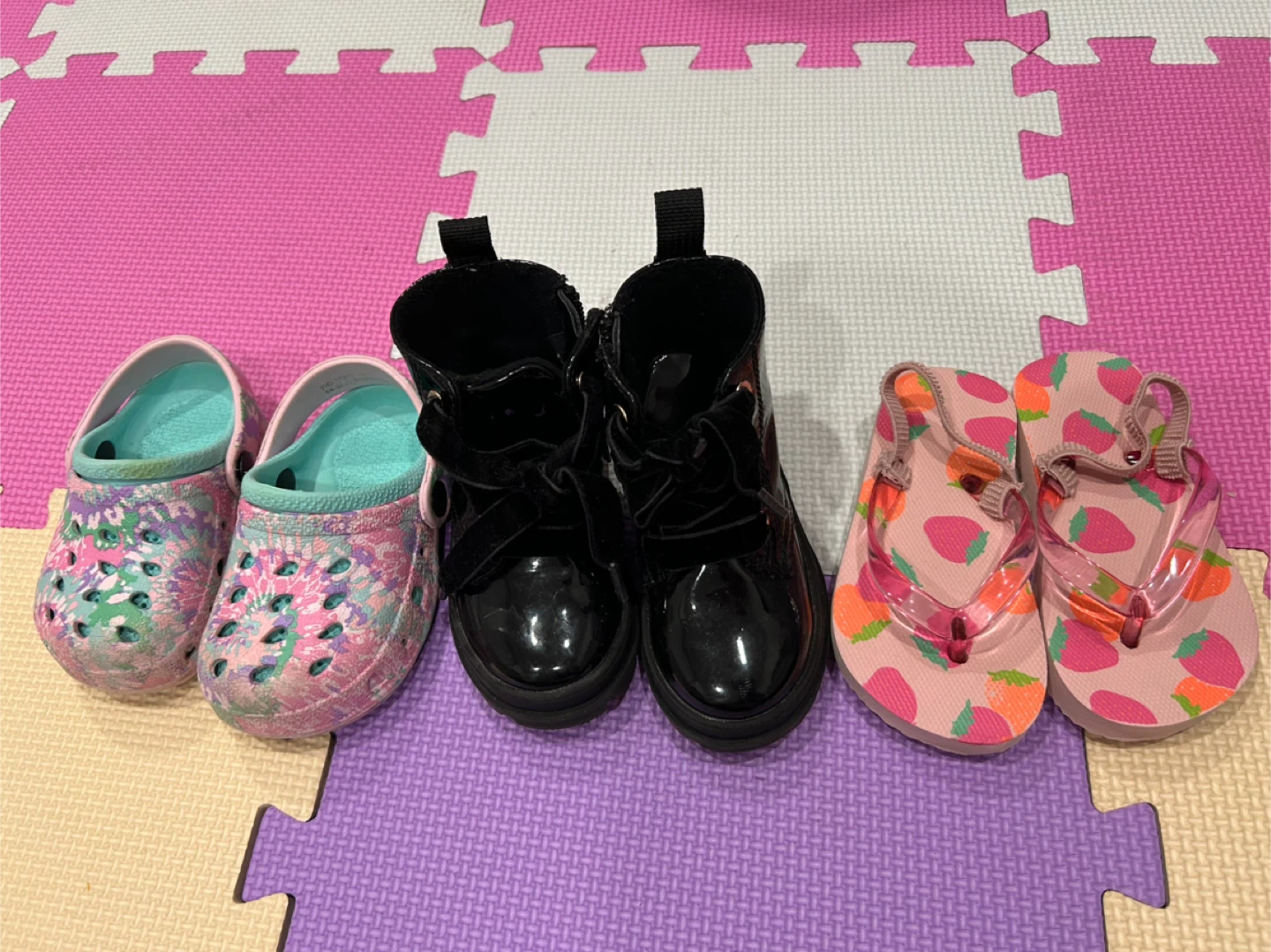 Bundle of 18-24months / 2T clothes & Shoes - photo 2