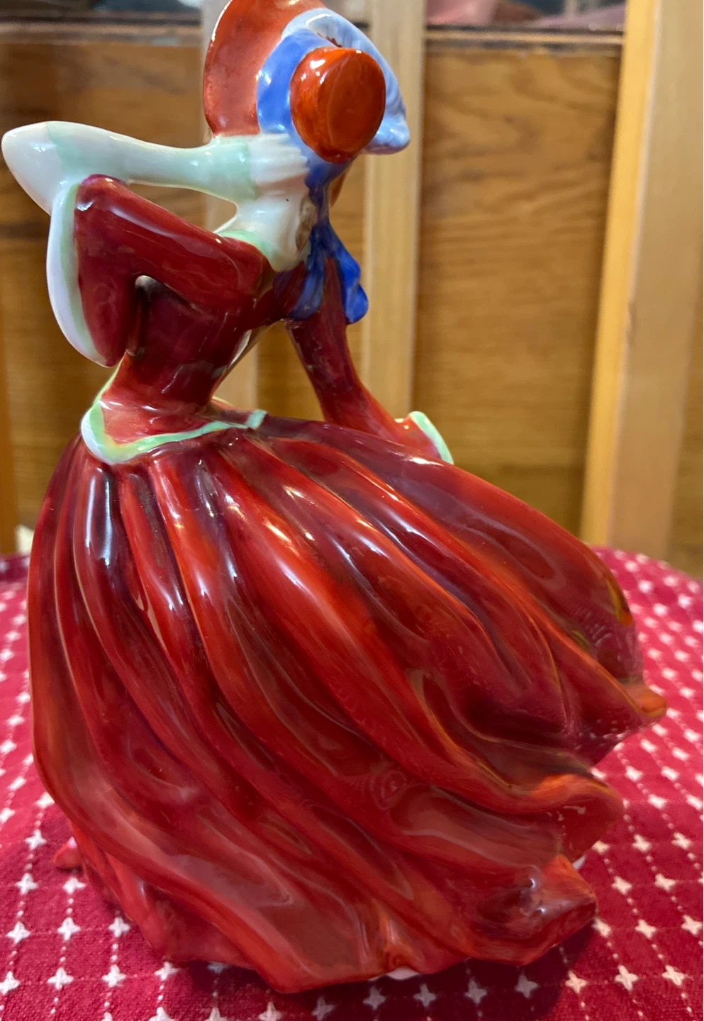 Vintage Royal Doulton “Autumn Breezes” China Figurine - photo 4
