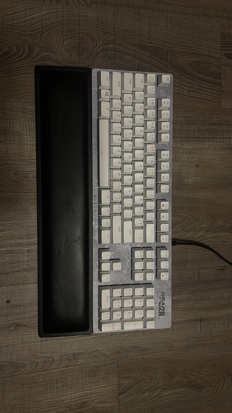 Razer Huntsman Gears of War edition