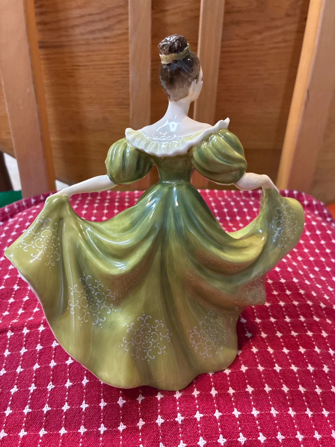 Vintage Royal Doulton Figurine “Lynne” - photo 4
