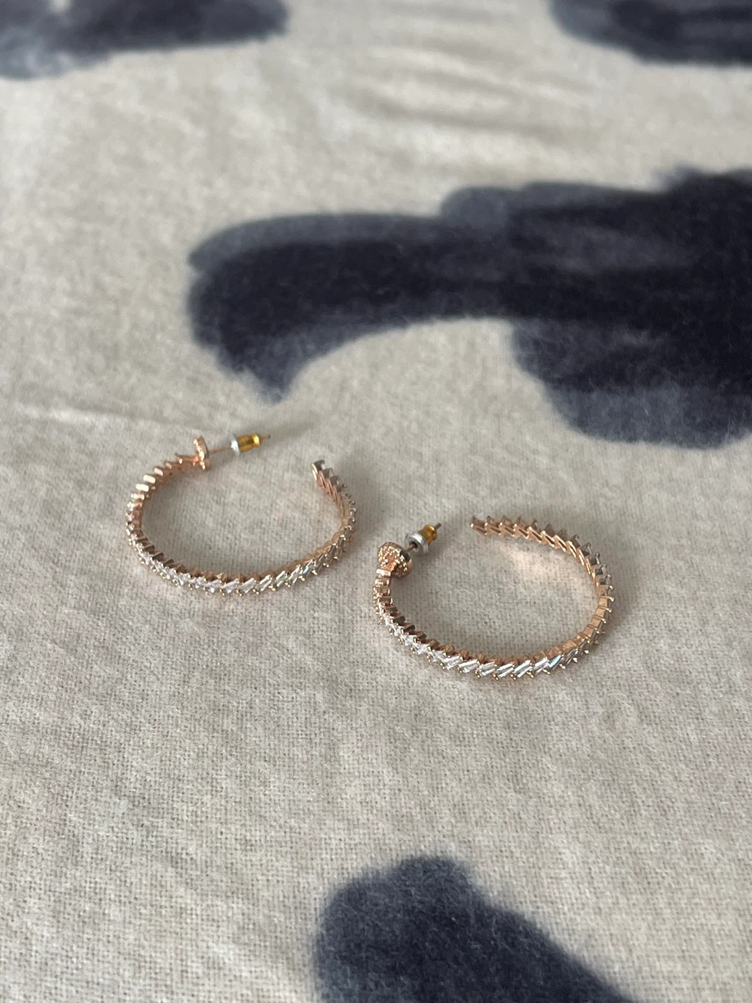 Rose Gold Hoop Earrings with baguette cut crystals/Rhinestones - photo 2