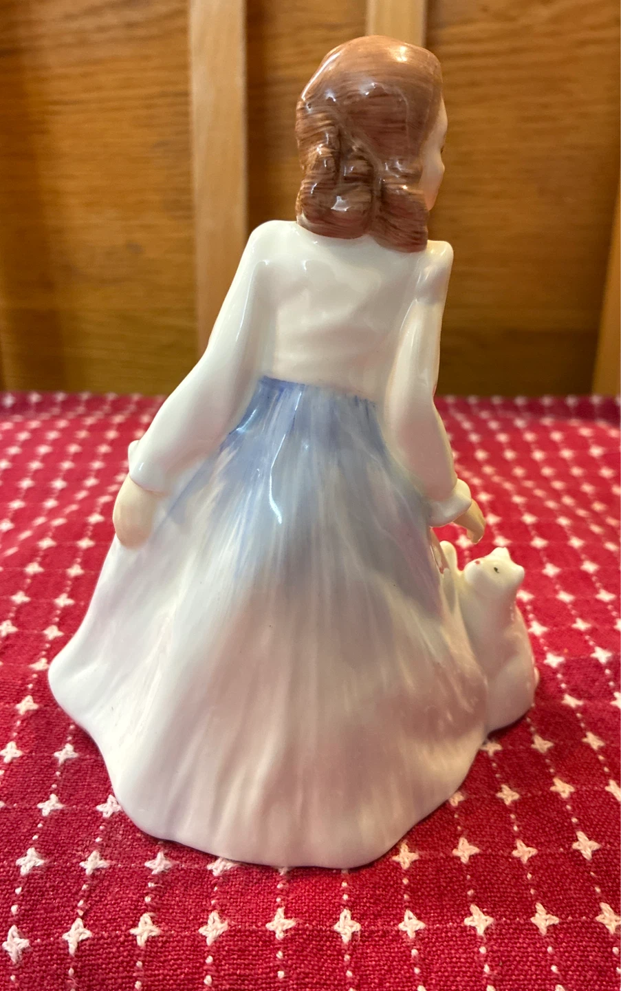 Vintage Royal Doulton Figurine “Andrea” 5.5” - photo 4
