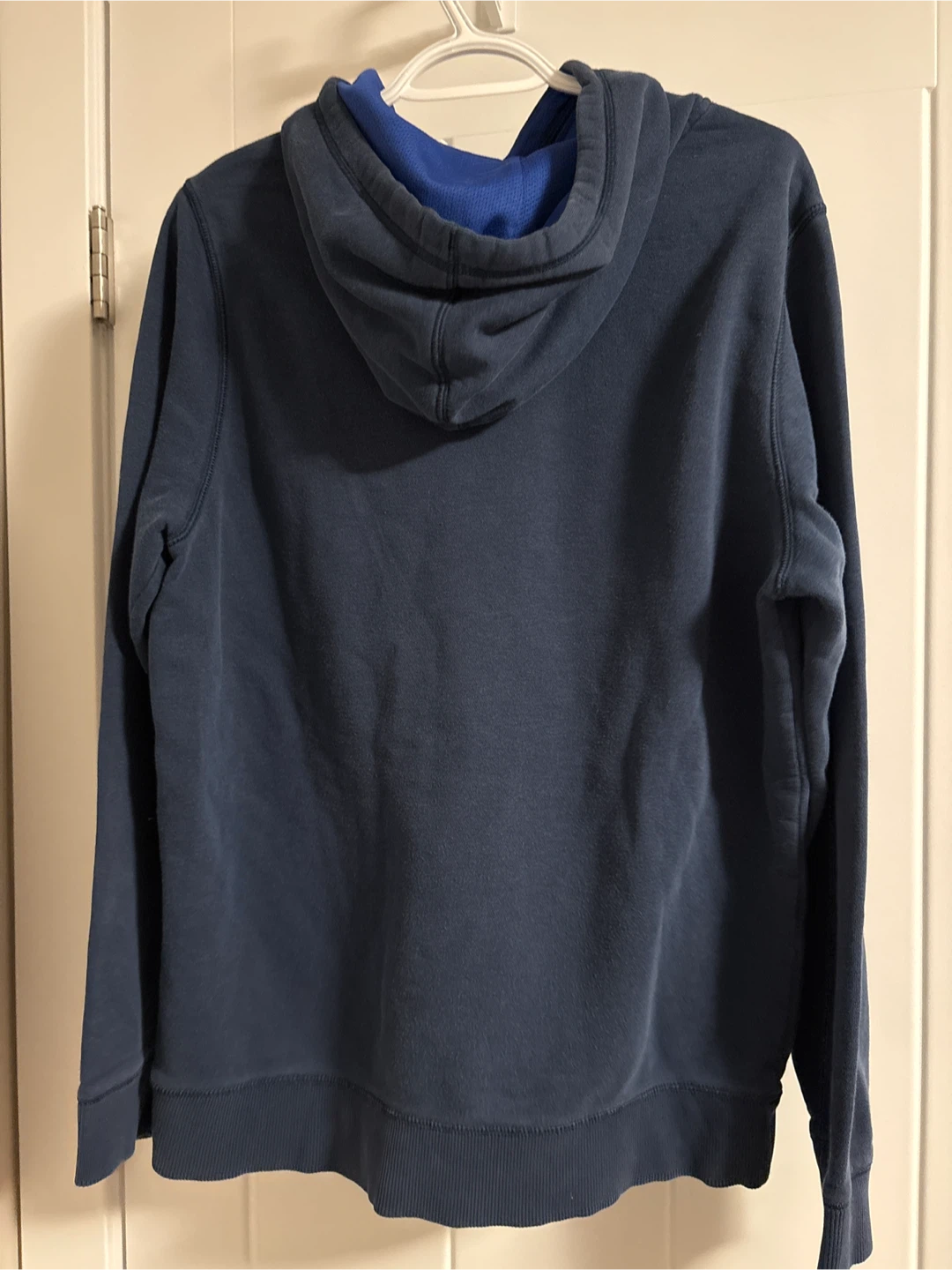 Like New Mens Medium/Large Under Armour Hoodie - photo 2