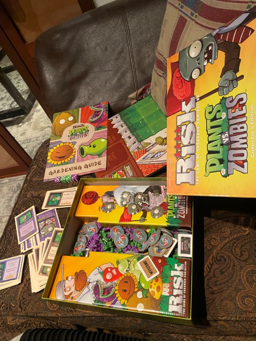 Risk: Plants vs. Zombies Collector's Edition Board Game - photo 3