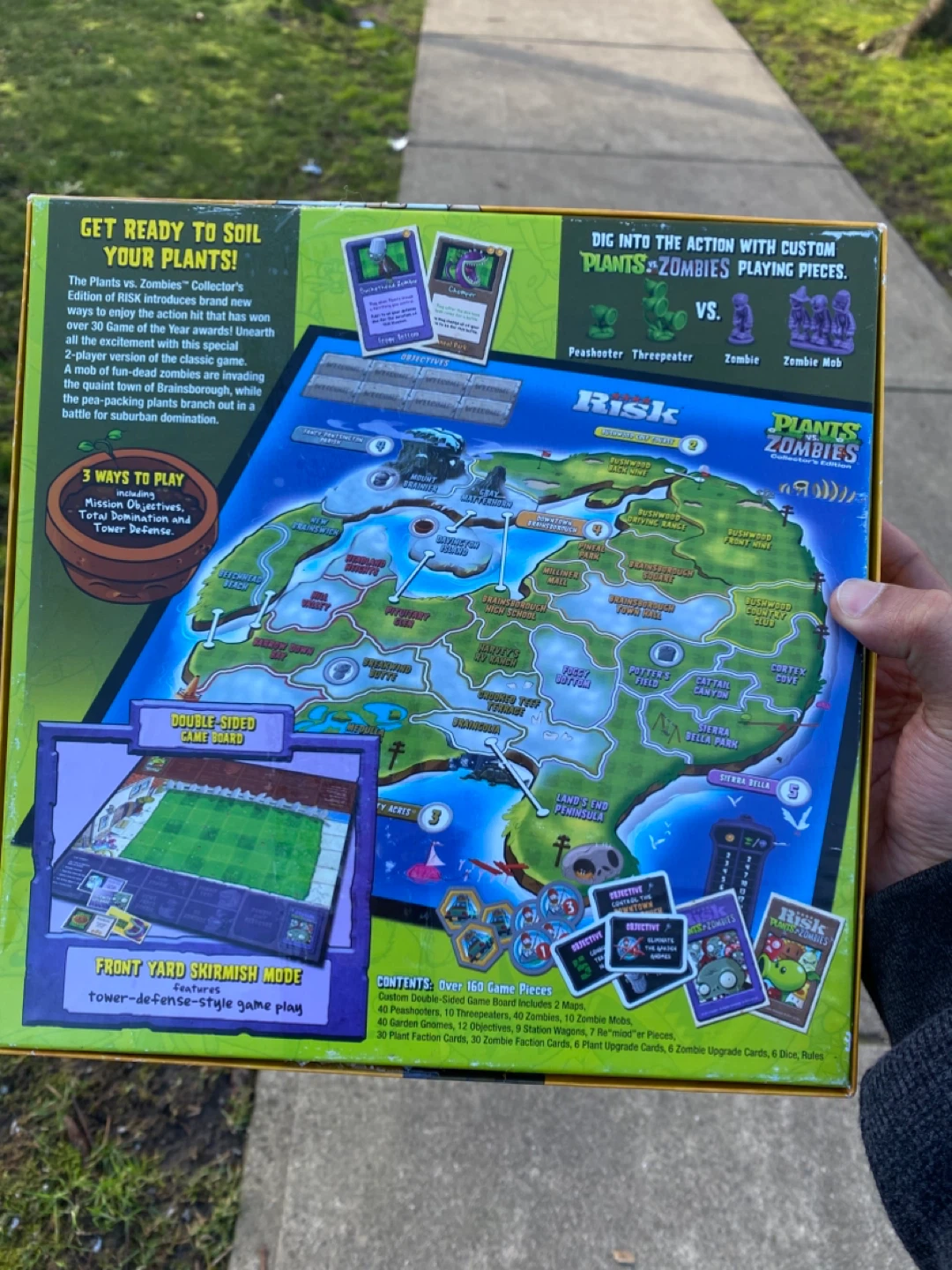 Risk: Plants vs. Zombies Collector's Edition Board Game - photo 2
