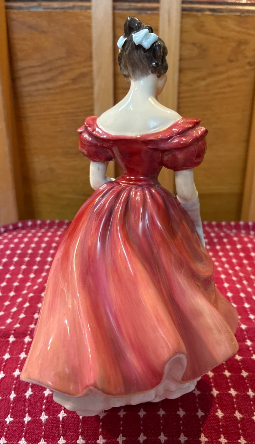 Vintage Royal Doulton “Winsome” Figurine - photo 4