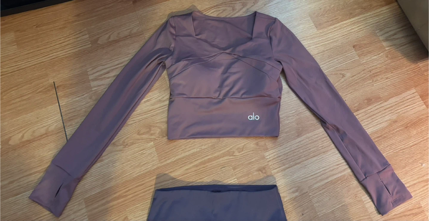 Brand New ALO Yoga Athleisure Set - Top and Flare Pants - photo 2