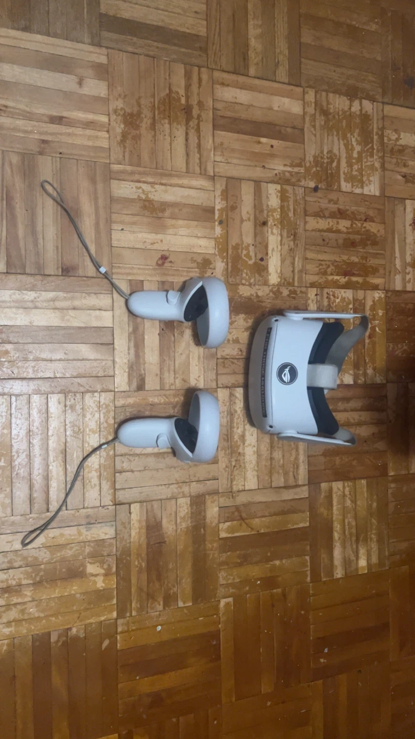 Meta Quest 2 VR Headset and Controllers - photo 2
