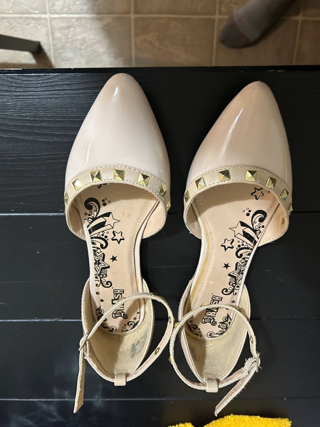 DSW Beige Studded Ballet Flats Women's Size 8.5 - photo 2