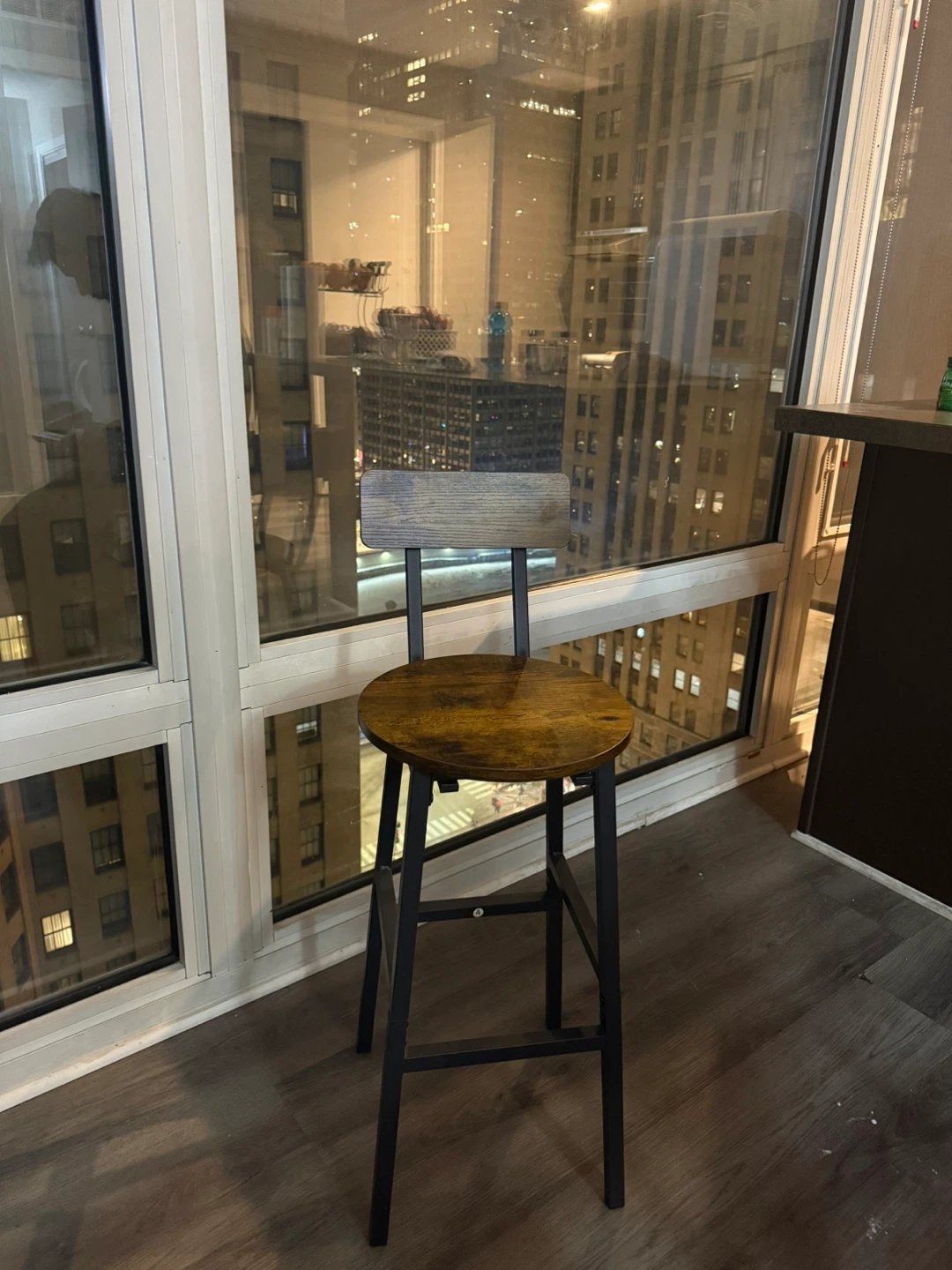 2x Wooden Bar Stools with Backrests - photo 2