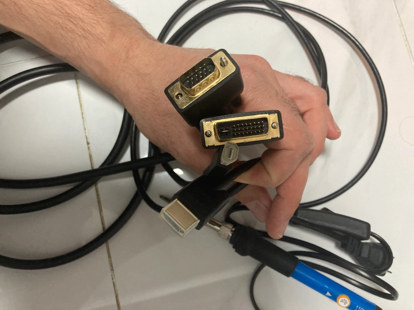 Zoerax Cable Tester & Various Cables - photo 4