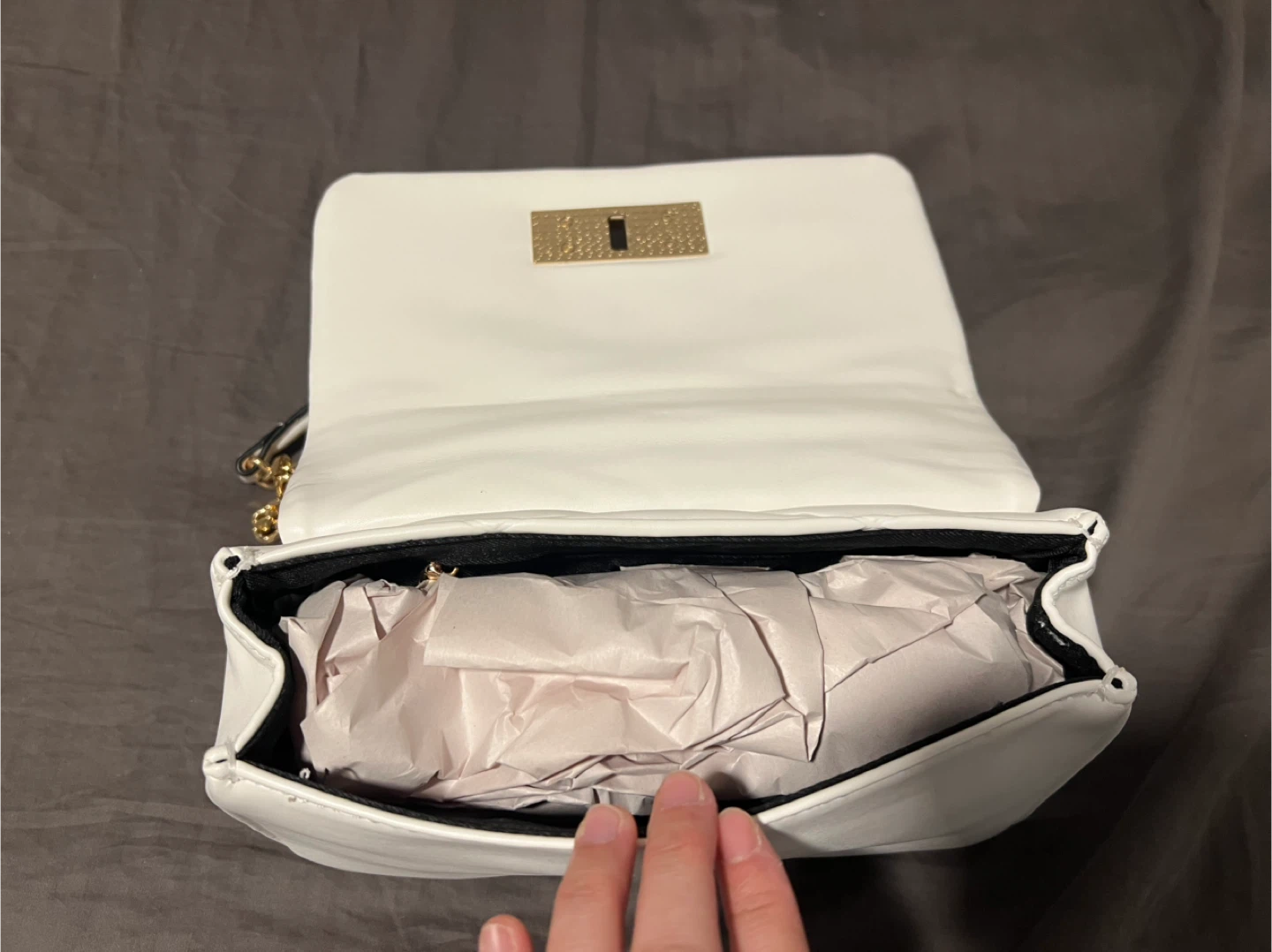 White Quilted Handbag with Gold Chain - photo 5