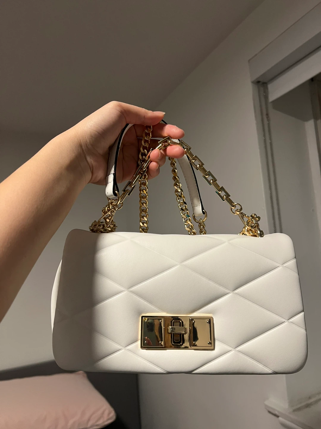 White Quilted Handbag with Gold Chain - photo 4
