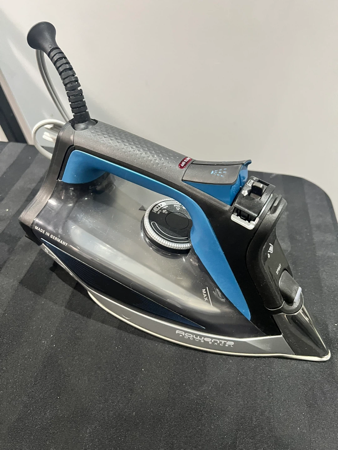 Rowenta Steam Iron - photo 4