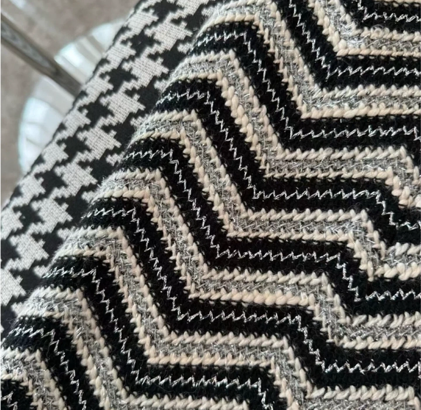 Chanel Chevron Pattern Mini Skirt Size 36 - photo 3