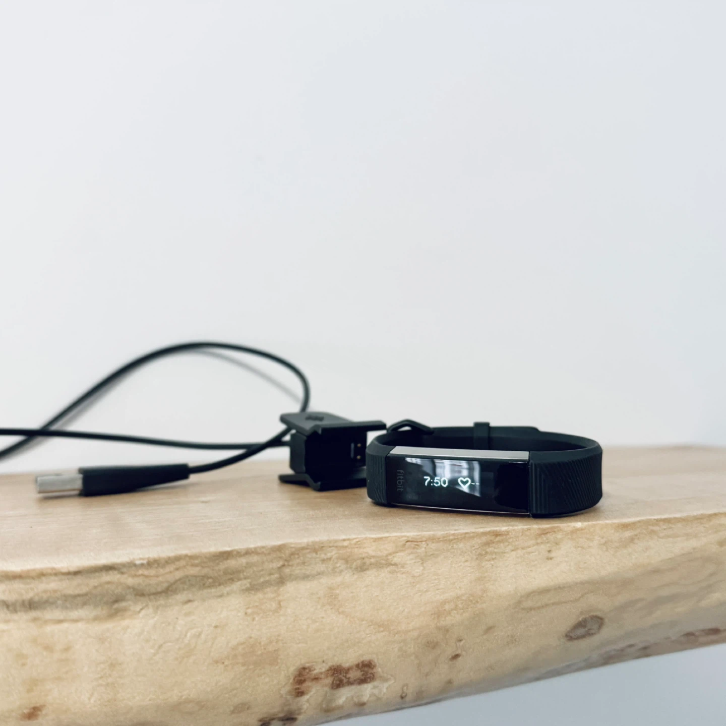 Fitbit Alta HR Fitness Tracker Watch and Phone Notifications 🏆