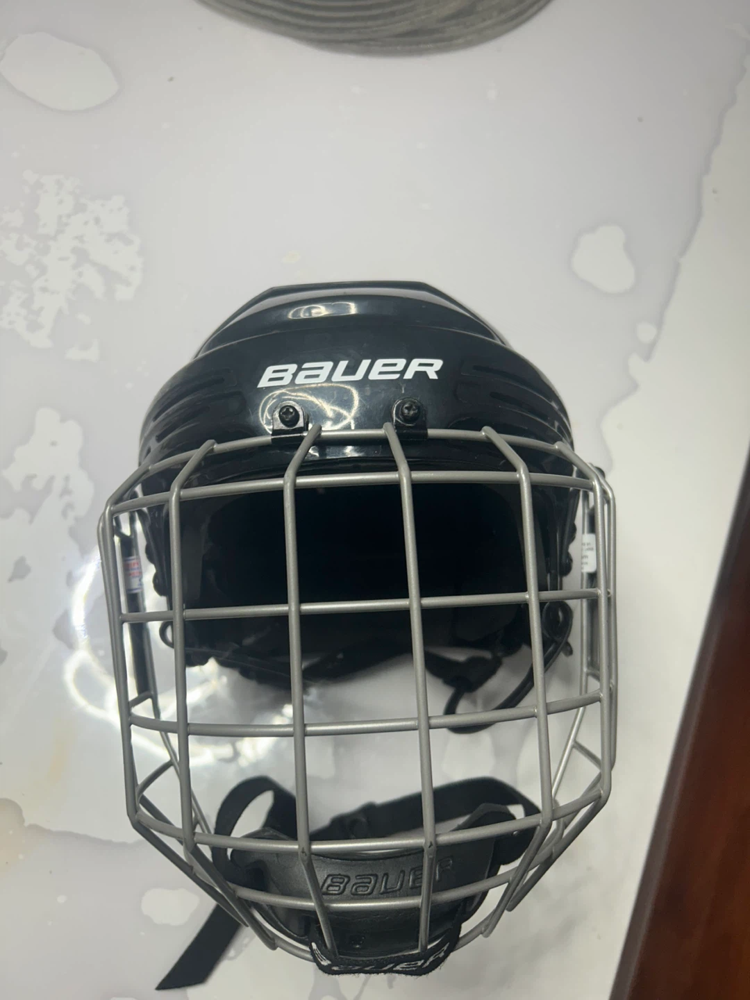 Youth L/g Bauer Hockey Helmet with Cage - L/G