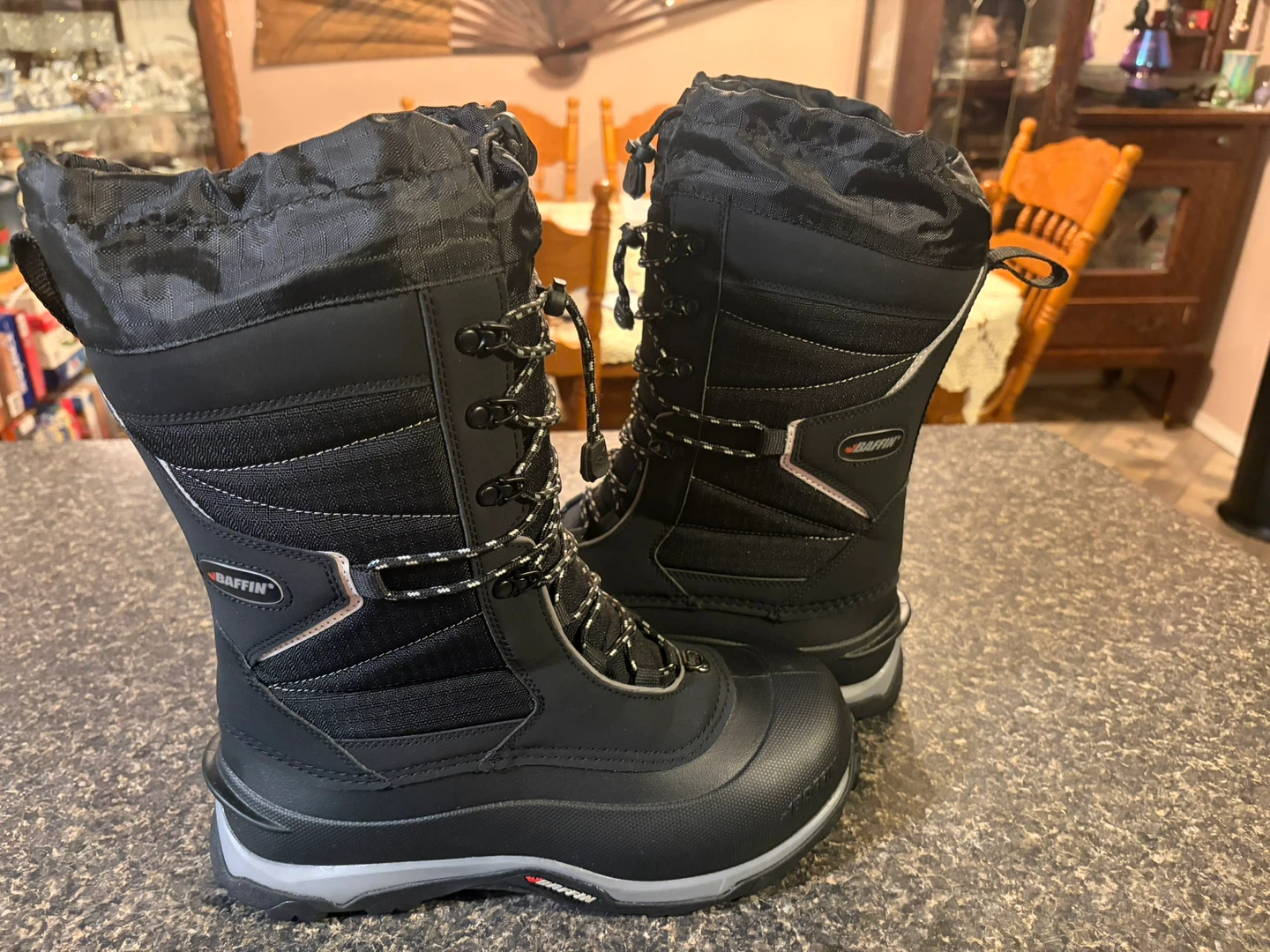 Men’s Size 10 Winter Boots - photo 2
