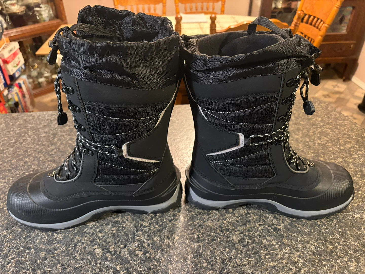 Men’s Size 10 Winter Boots - photo 5
