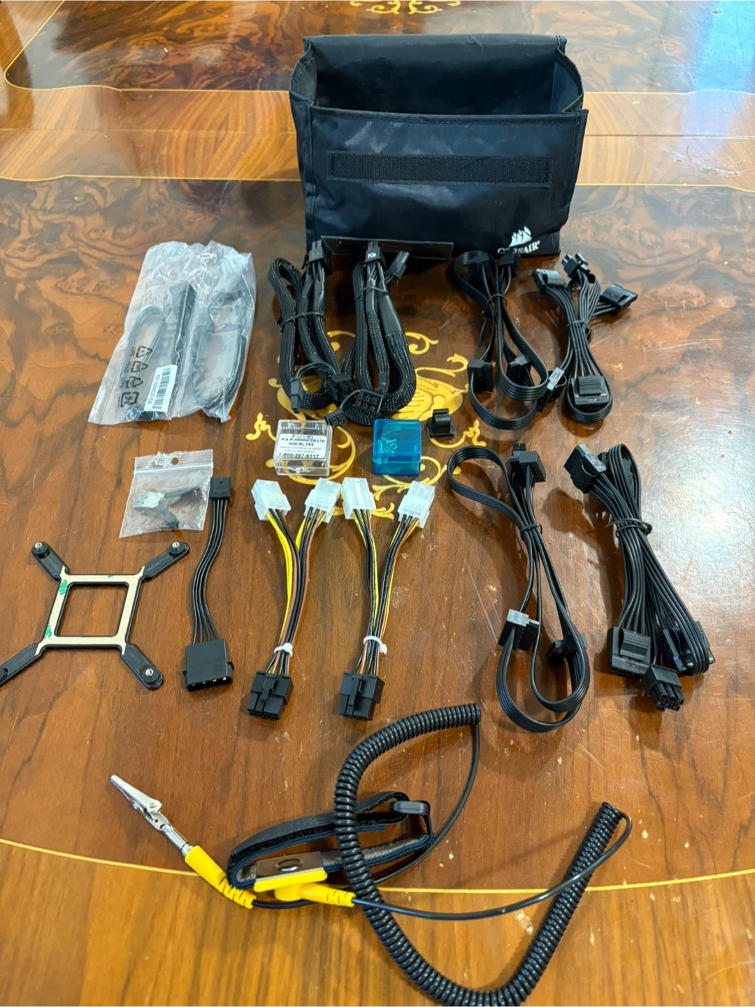 Lot of Computer Cables and Accessories
