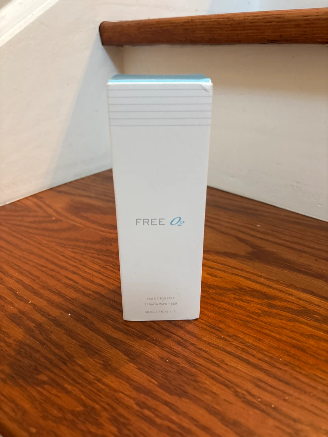 FREE 02 Eau de Toilette Spray 50ml / 1.7 fl. oz.
