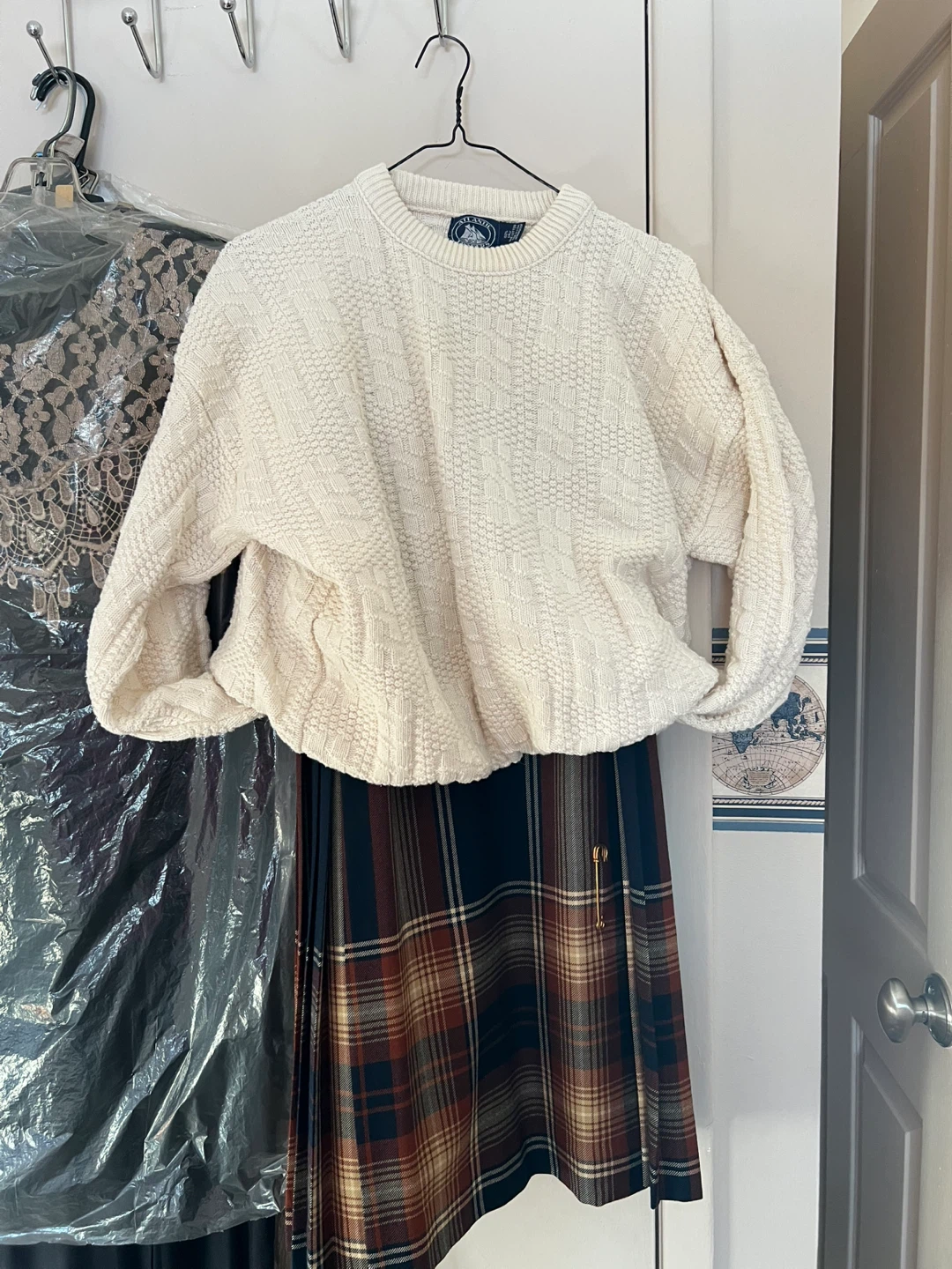 Wool skirt   Vintage and in excellent condition