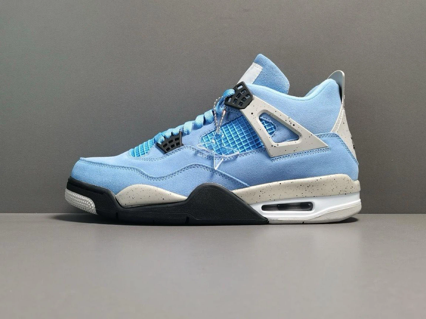 Air Jordan 4 Retro Sneakers - photo 4