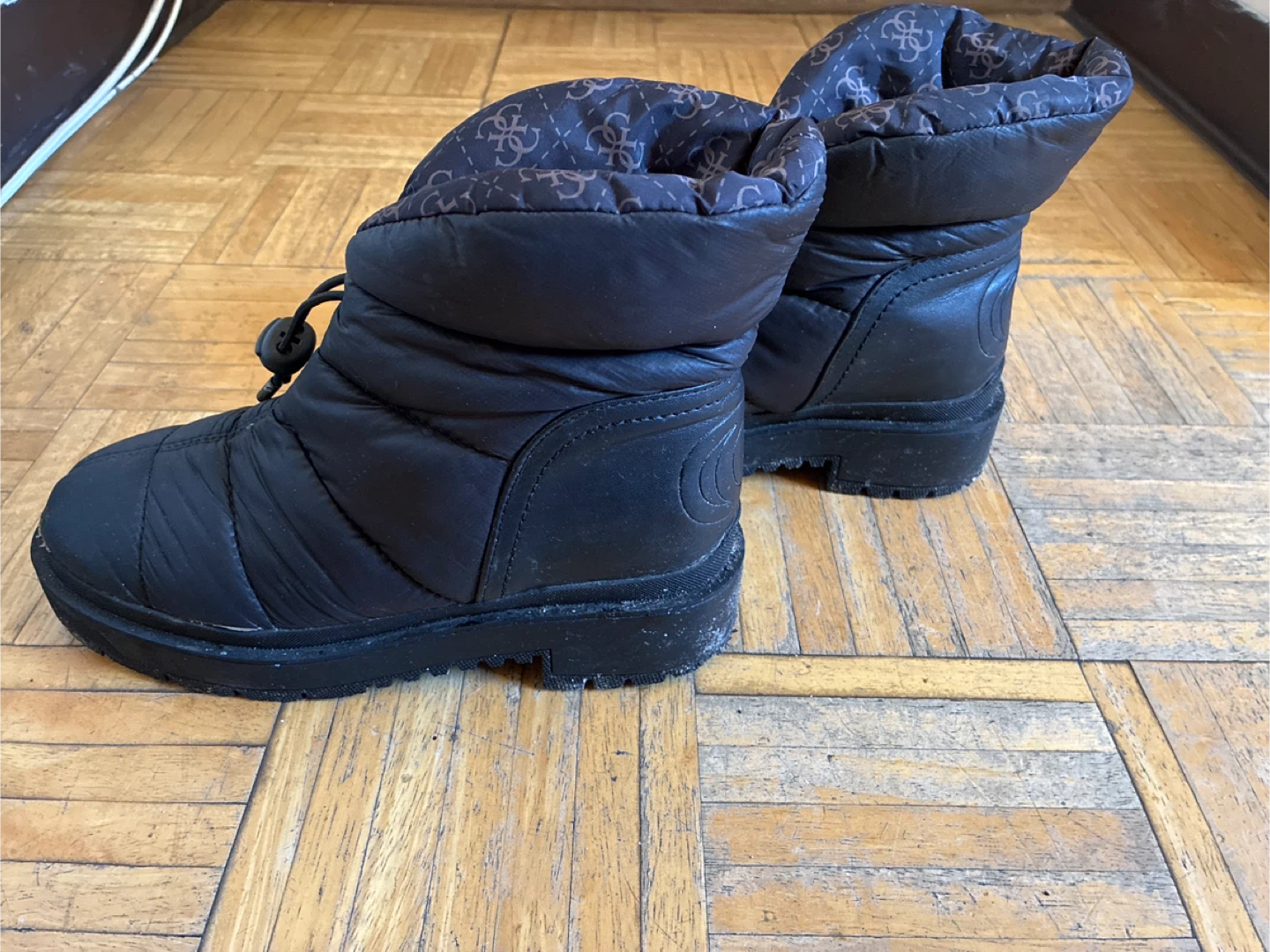 Guess Black Puffer Boots 🏆