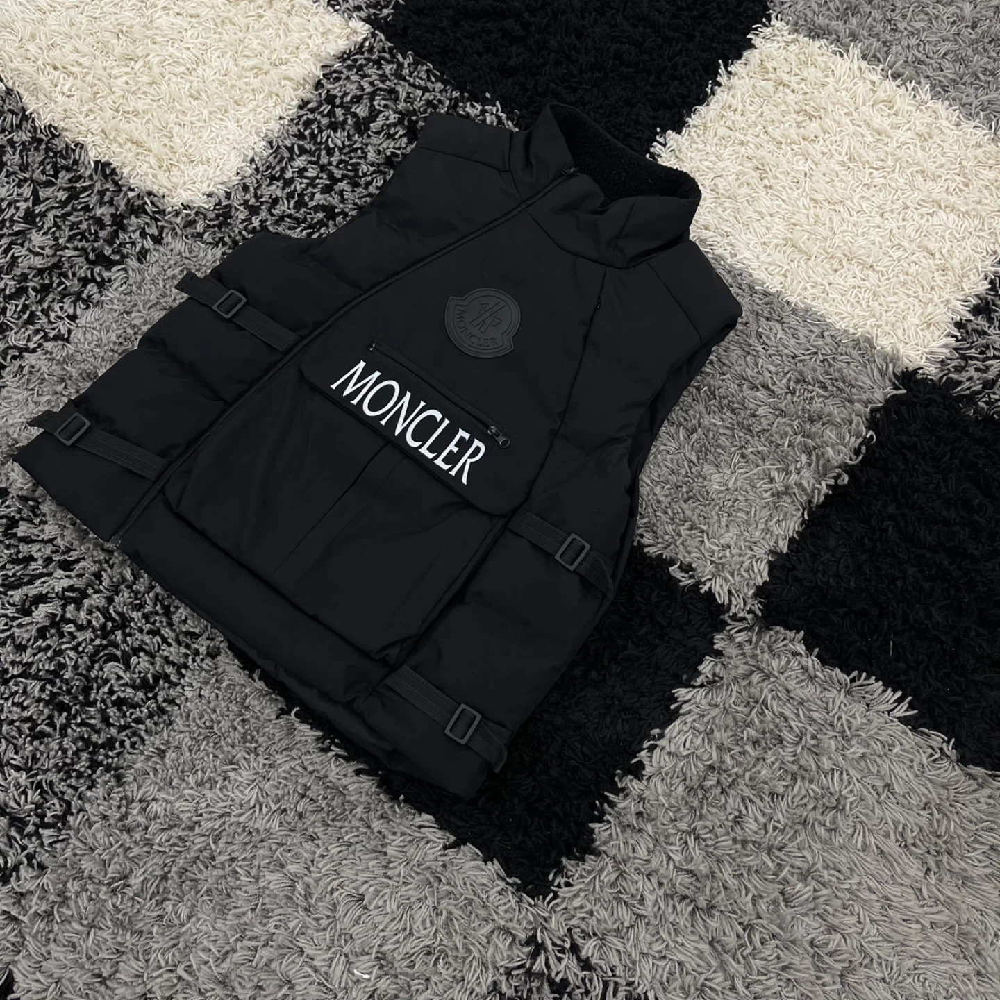 Moncler Black Down Vest Size L - photo 2