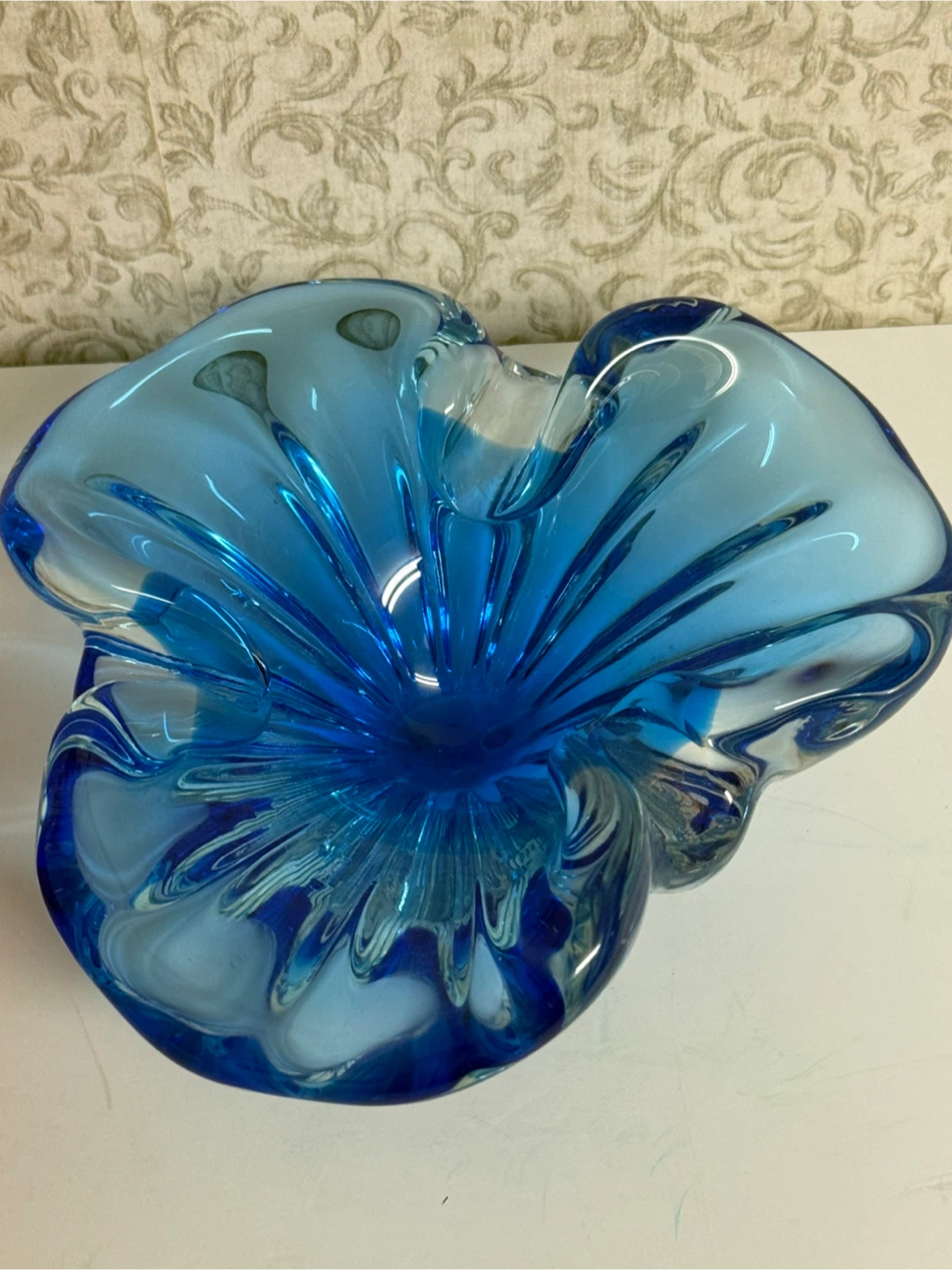 Set of 2 Glass Ashtrays/Trays - Red and Blue - photo 3