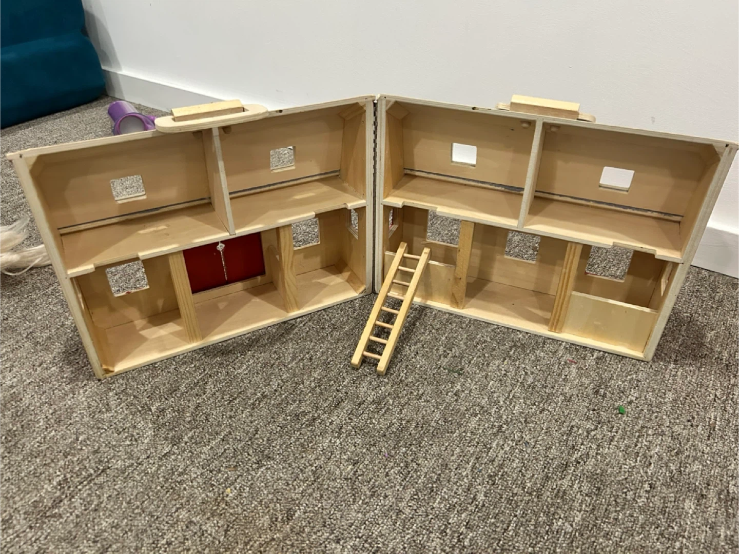 Melissa and Doug Wooden Fold & Go Barn 🏆 - photo 2